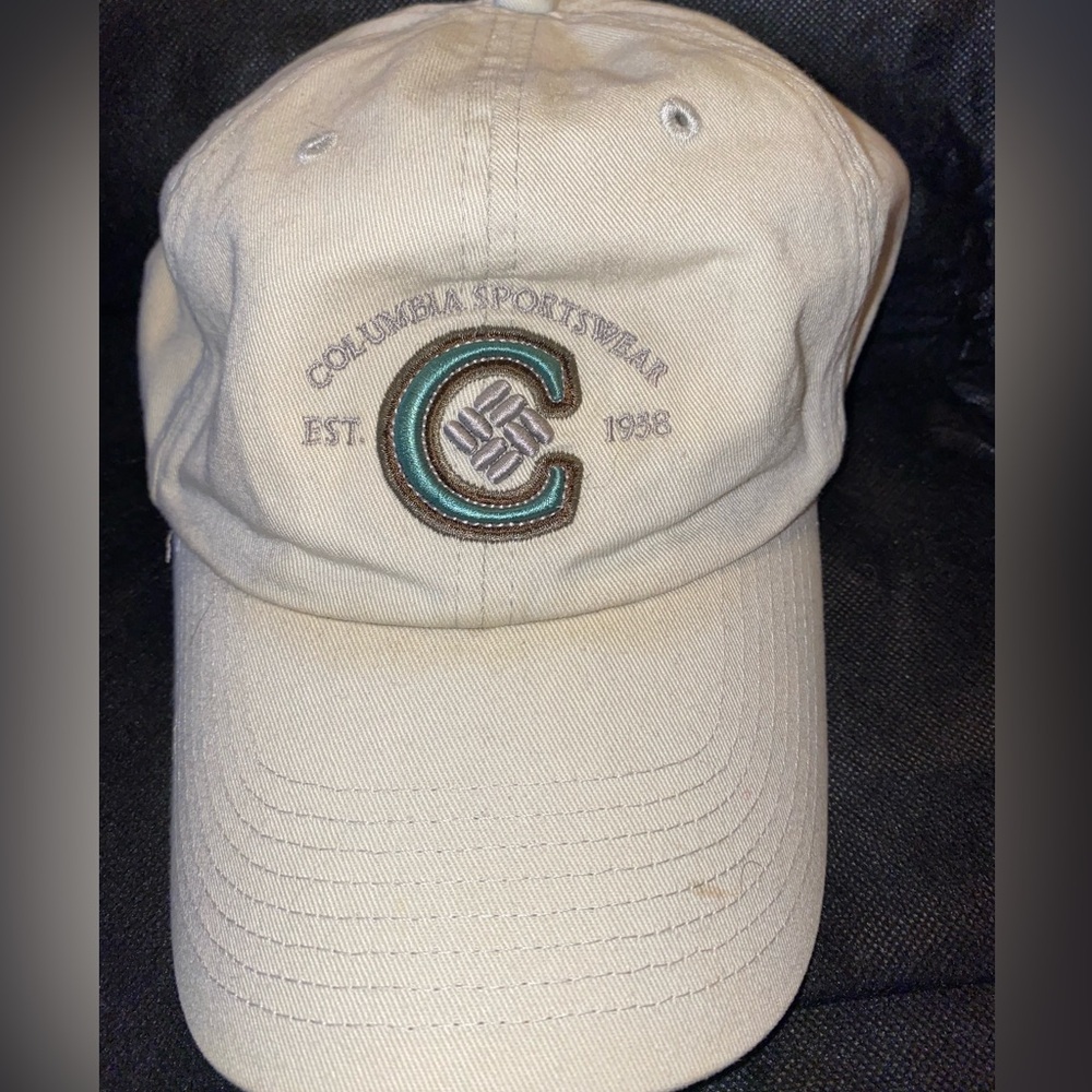 Columbia Sportswear Company Classic Logo Khaki Tan Velcro Back